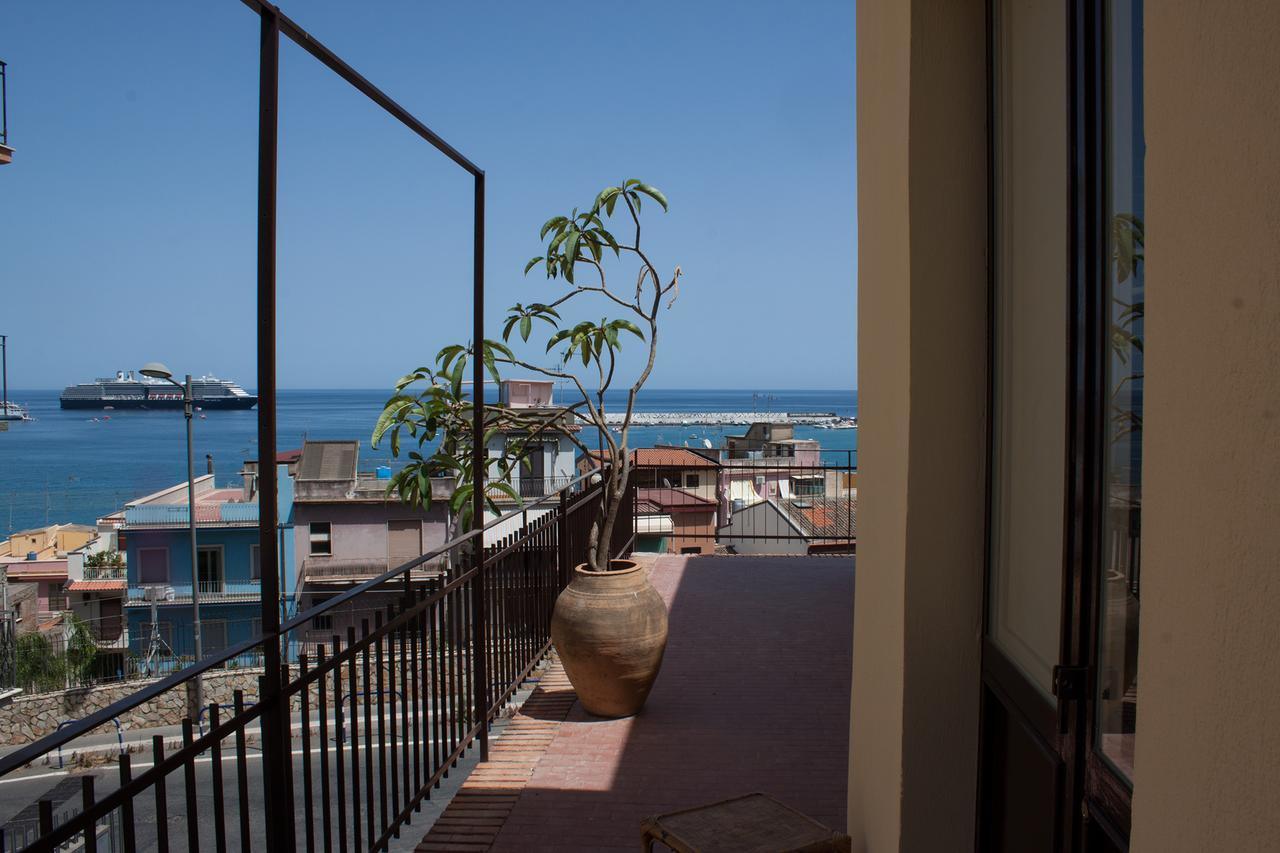 Bed & Breakfast Lighea Giardini Naxos Exterior foto