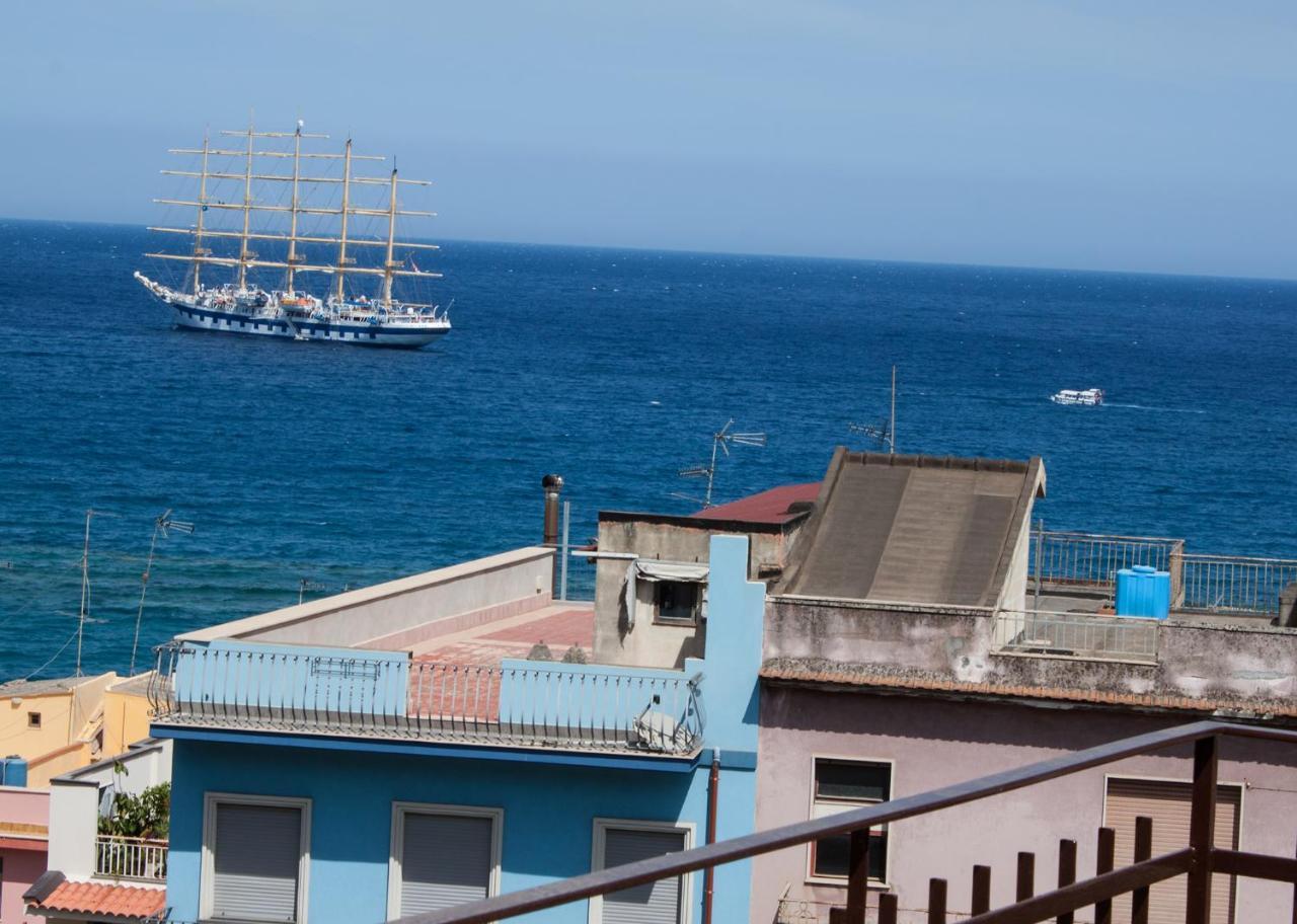 Bed & Breakfast Lighea Giardini Naxos Exterior foto